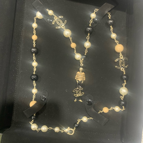 CHANEL Necklace - Picture 1 of 7